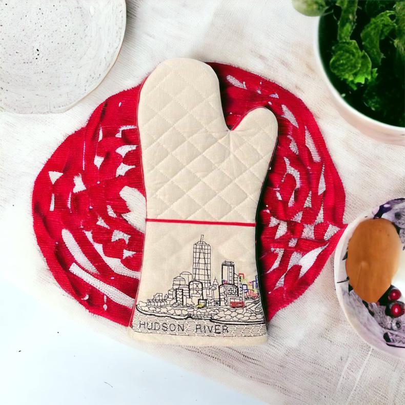 Embroidered NYC Skyline Oven Mitten